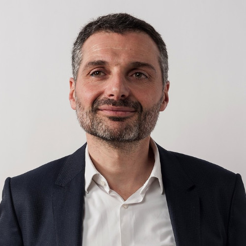 Emmanuel Amon, Viareport